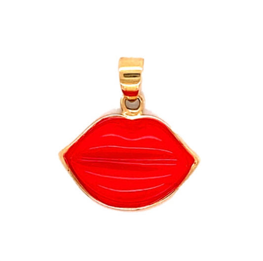 14k Gold Kiss Pendant